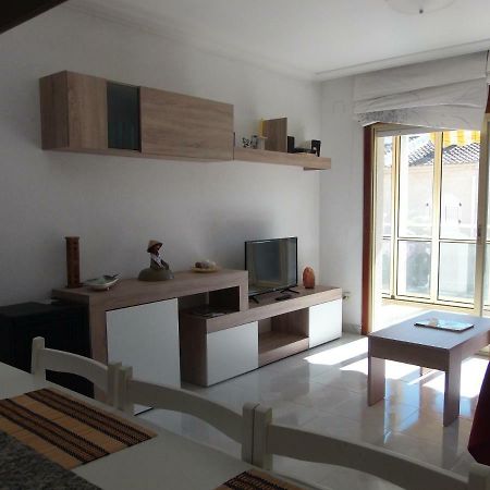 Cozzy Flat In A Quiet And Nice Area / Acogedor Apartamento En Zona Tranquila Y Agradable Apartment กัมบริลส์ ภายนอก รูปภาพ